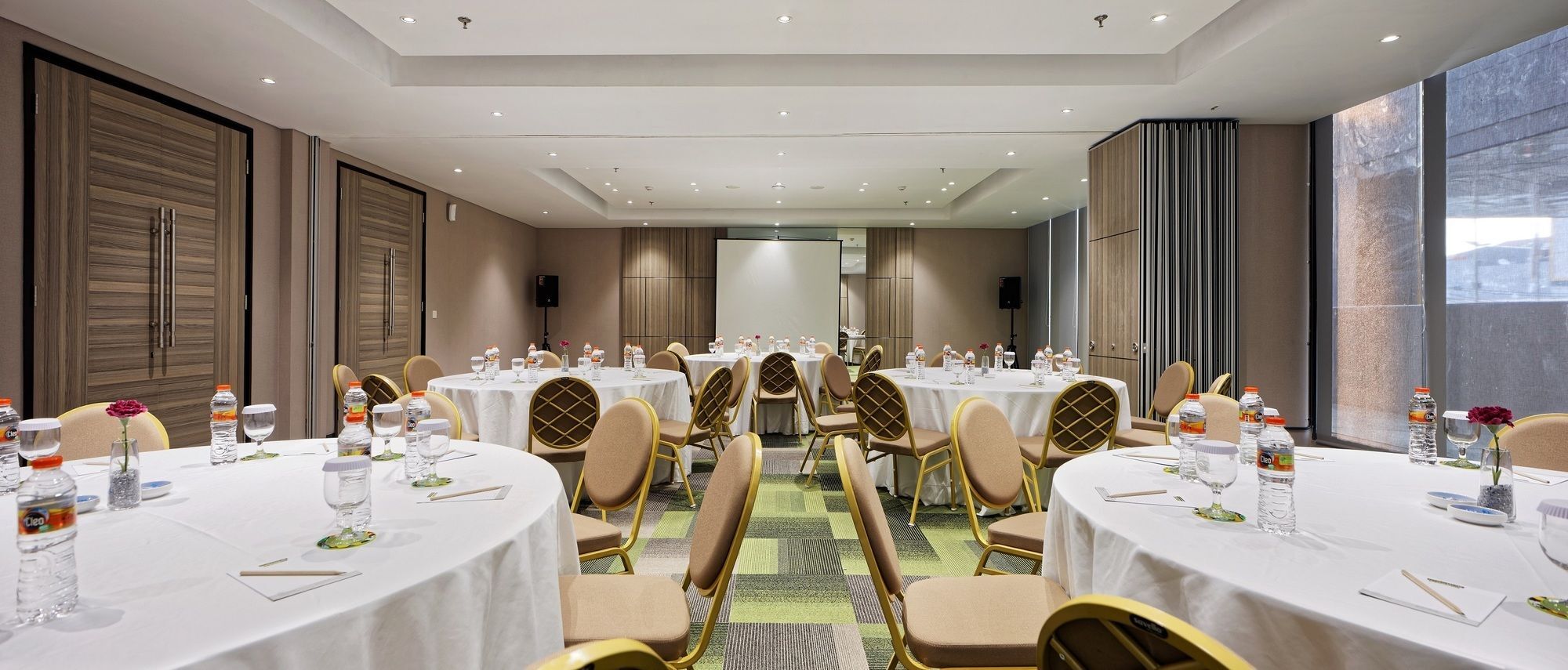 Maxone Platinum Hayam Wuruk Hotel Jakarta Exterior photo